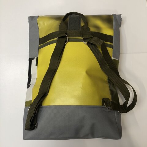 Batoh z banneroviny Paměť národa 13