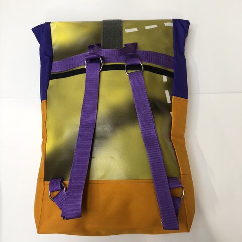 Batoh z banneroviny Paměť národa 16