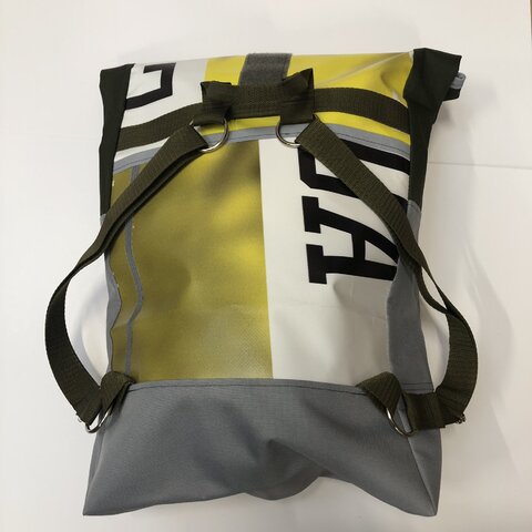 Batoh z banneroviny Paměť národa 2