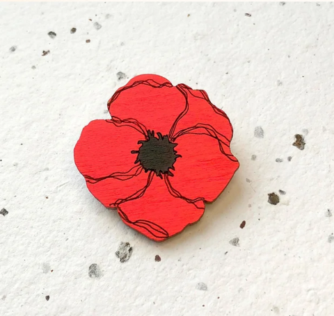 Brož a náušnice ke Dni válečných veteránů