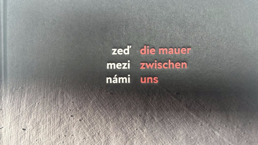 Zeď mezi námi