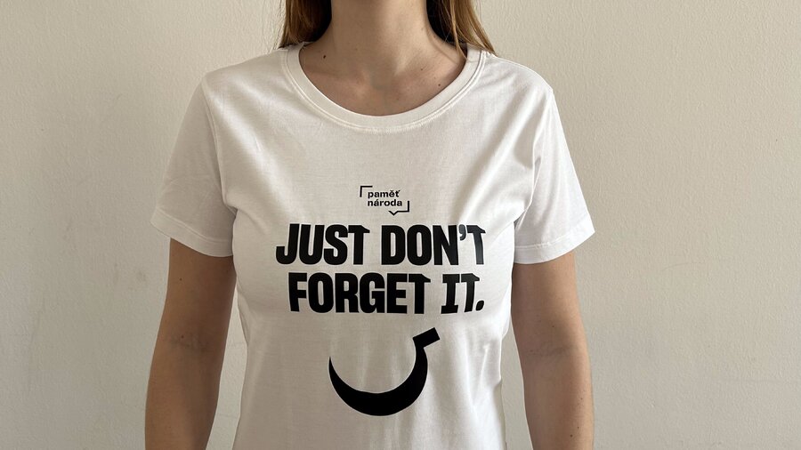 Triko Just don't forget it - Srp a kladiva