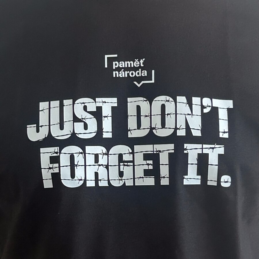 Triko Just don't forget it - Ostnatý drát 