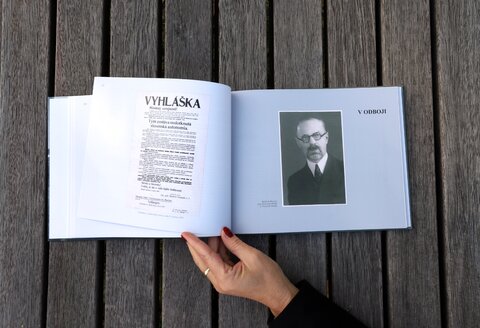 Generál Bedřich Homola, vrchní velitel Obrany národa, zakázaný hrdina