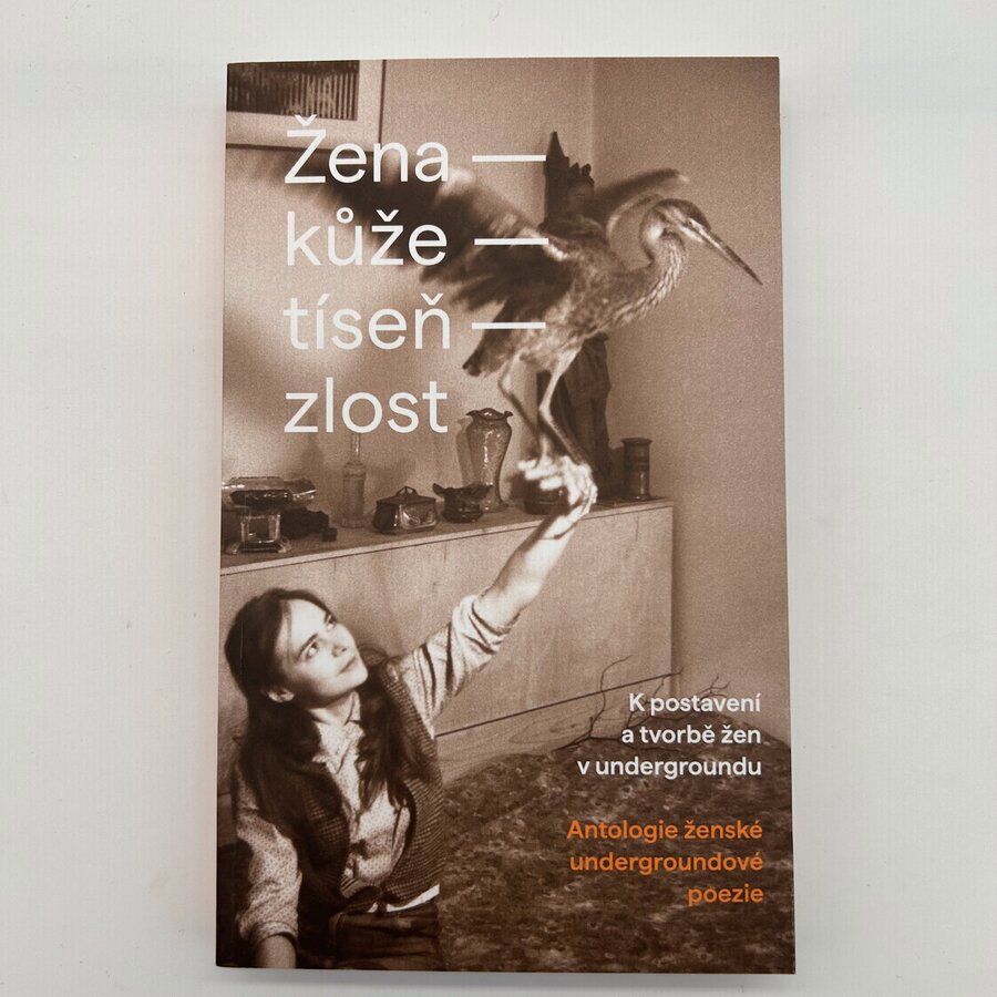 Žena - kůže - tíseň - zlost